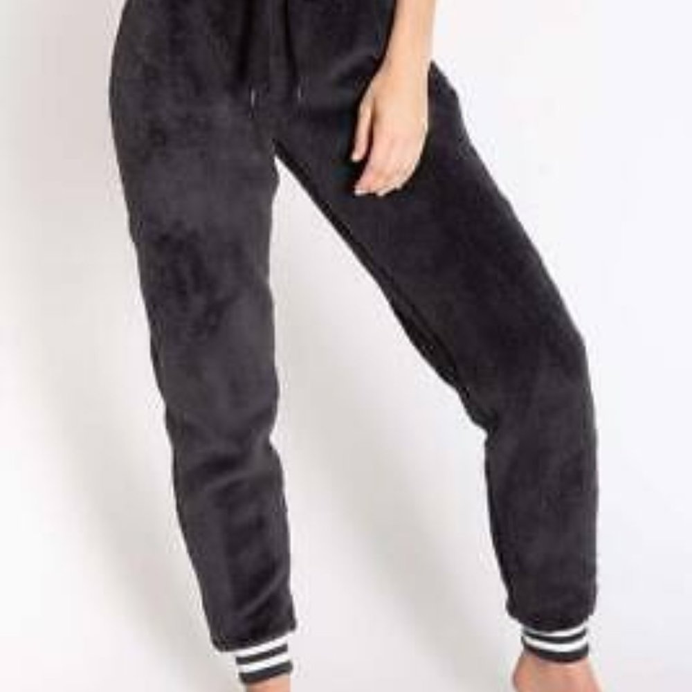 NWOT PJ Salvage Cozy Bomber Babe Joggers - M